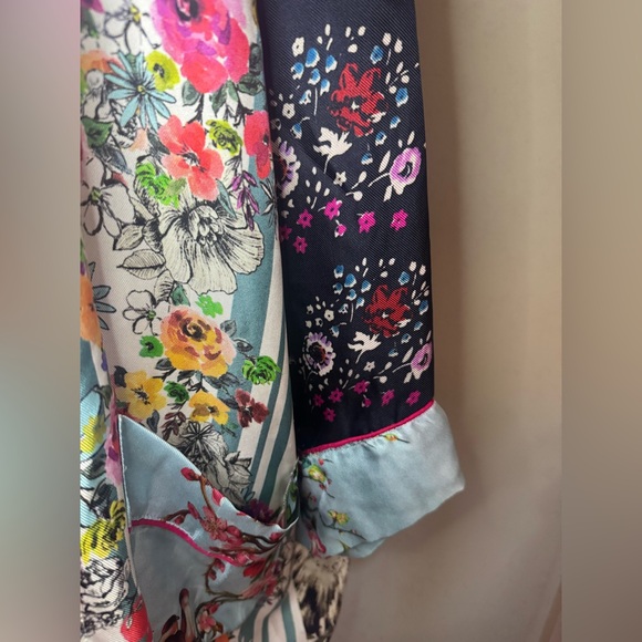 [Johnny Was] "Meadow" Floral and Striped 100% Silk Kimono Sz: M - Picture 9 of 15